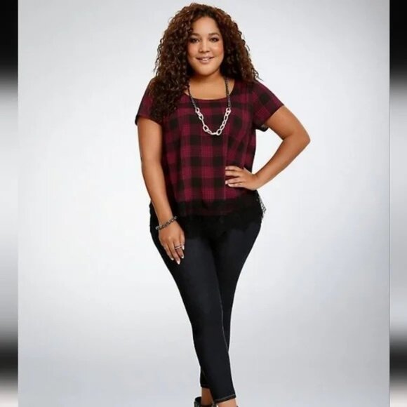 NWOT Torrid Womens Plaid Short Sleeve Top Lace Hem Sz 26 Black/Red Nylon/Polyest - Picture 1 of 13